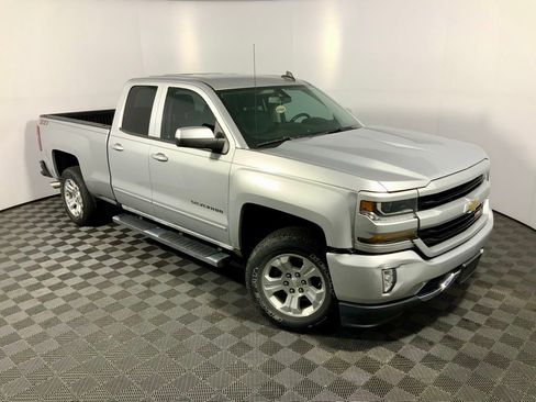 Used 2018 Chevrolet Silverado 1500 LT w/ All Star Edition image 4