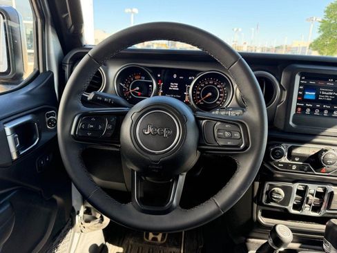 Used 2023 Jeep Wrangler Unlimited Sport AWD/4WD image 10