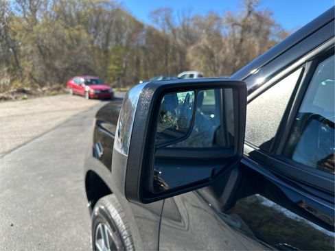 Used 2023 Chevrolet Silverado 1500 LT AWD/4WD image 25