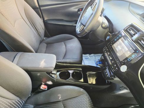 Used 2018 Toyota Prius Prime Premium image 27