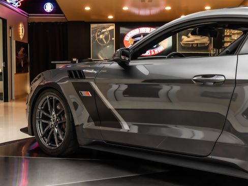 Used 2021 Ford Mustang GT Premium w/ GT Performance Package RWD image 32