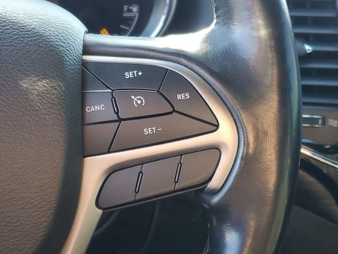 Used 2020 Jeep Grand Cherokee Altitude image 14