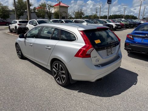 Used 2017 Volvo V60 T5 Premier w/ Convenience Package FWD image 7