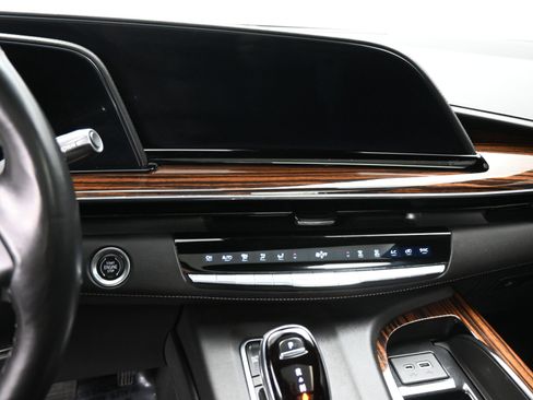 Used 2021 Cadillac Escalade Premium Luxury image 16