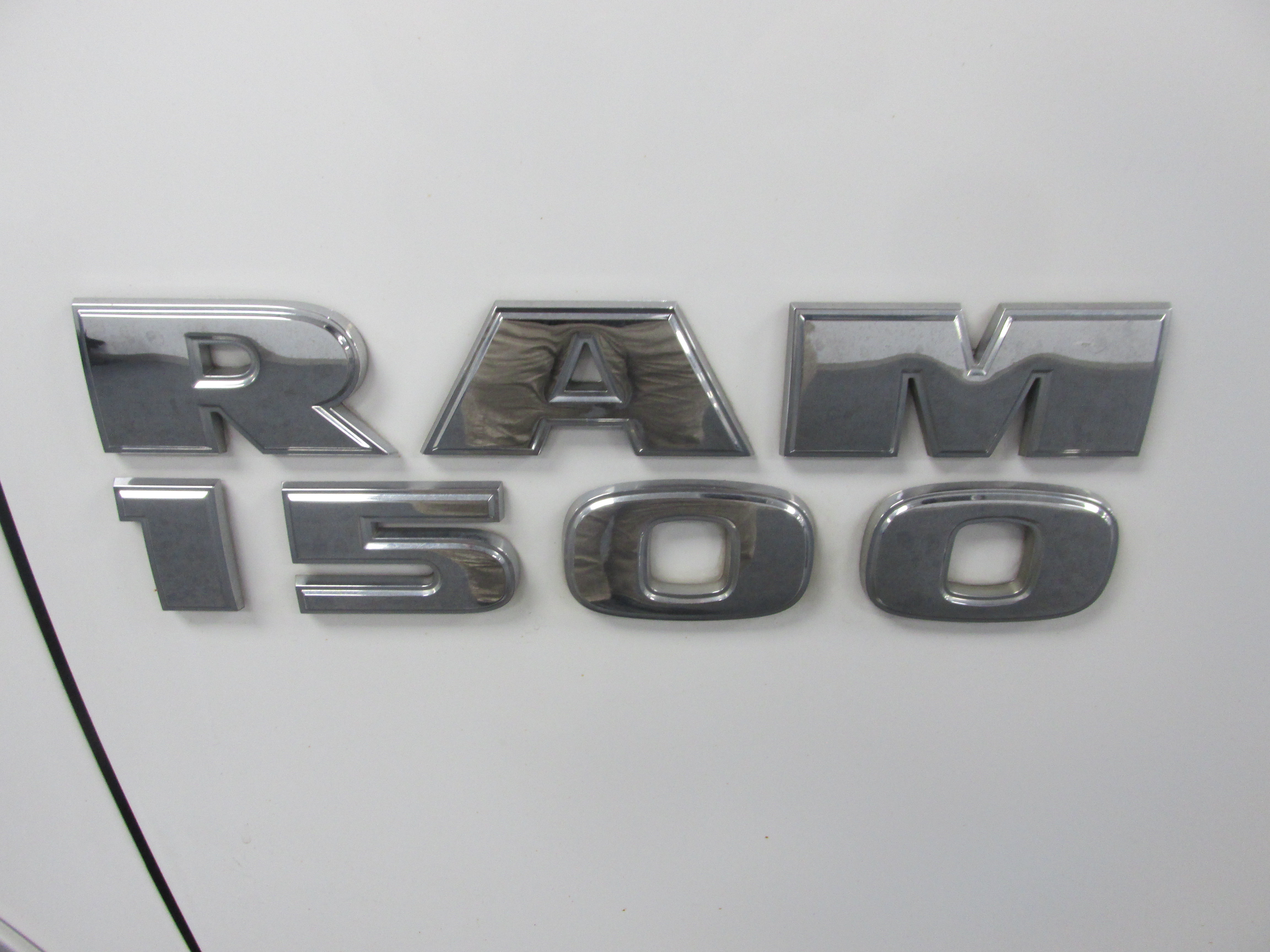 Used 2017 RAM 1500 Laramie w/ Convenience Group AWD/4WD image 16