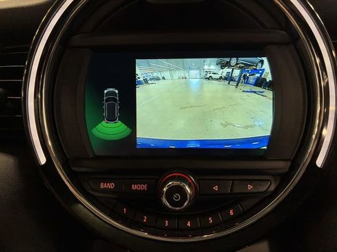 Used 2020 MINI Cooper 4-Door Hardtop image 18