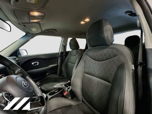Used 2014 Kia Soul FWD image 19