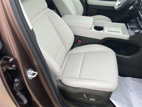 Used 2025 Hyundai Santa Fe Calligraphy image 27