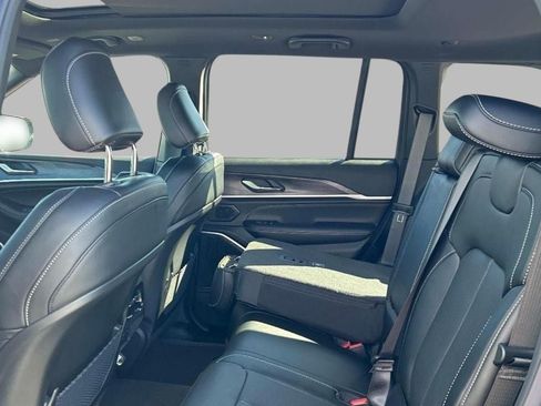 New 2026 Jeep Grand Cherokee Limited AWD/4WD image 5