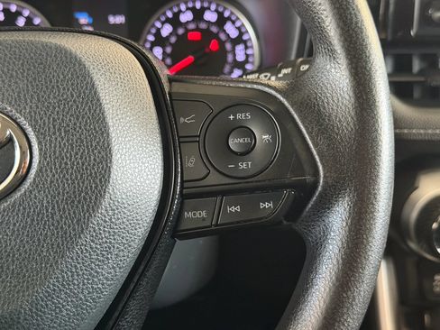 Used 2020 Toyota RAV4 XLE AWD/4WD image 29