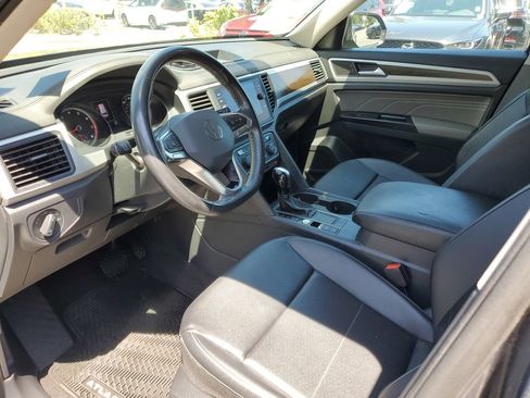 Used 2021 Volkswagen Atlas SE image 15