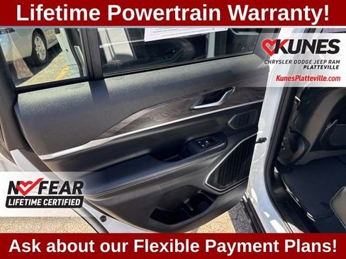 Used 2023 Jeep Grand Cherokee 4WD 4xe image 43