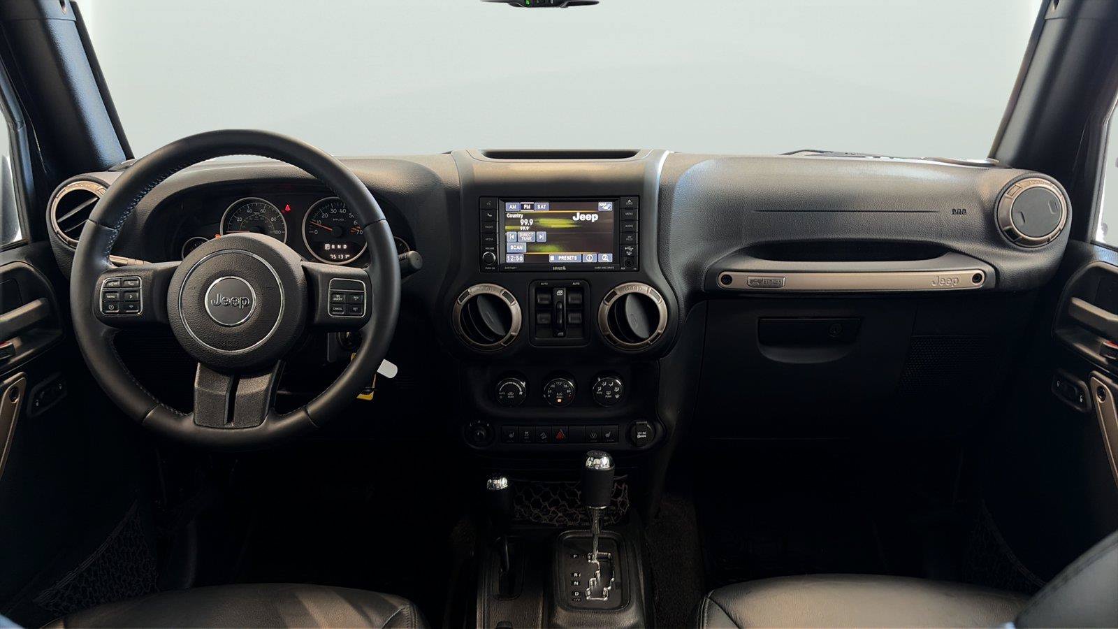 Used 2016 Jeep Wrangler Unlimited Sahara AWD/4WD image 11
