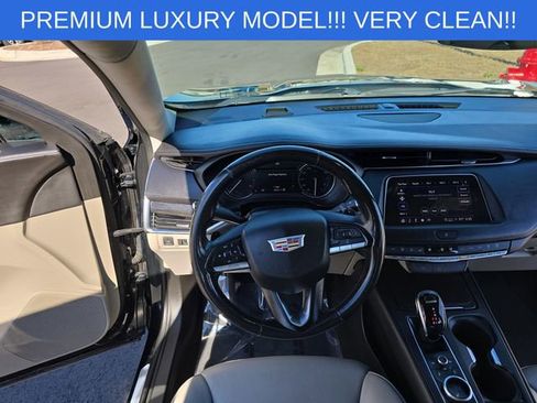 Used 2022 Cadillac XT4 Premium Luxury w/ Safety Alert Package AWD/4WD image 12