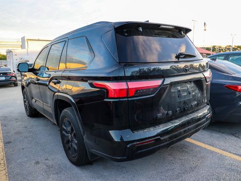 Used 2024 Toyota Sequoia Platinum image 12