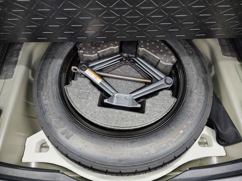 Used 2024 Toyota RAV4 XLE image 28