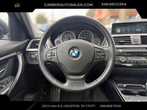 Used 2017 BMW 320i xDrive 320i xDrive Sedan 4D image 9