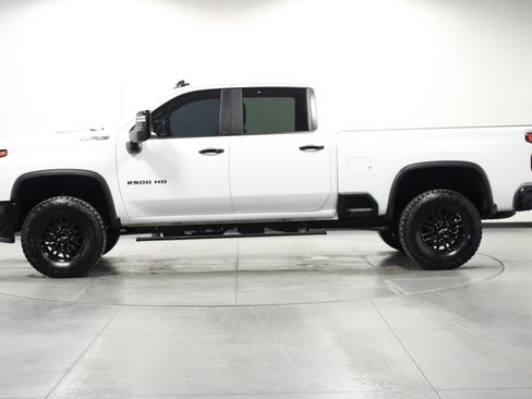 Used 2025 Chevrolet Silverado 2500 ZR2 w/ Technology Package AWD/4WD image 7