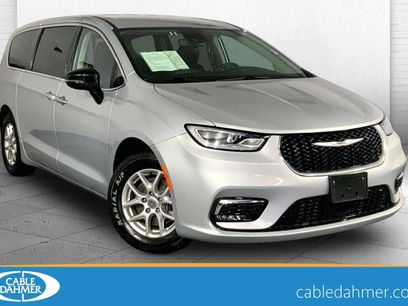 Used 2024 Chrysler Pacifica Touring-L