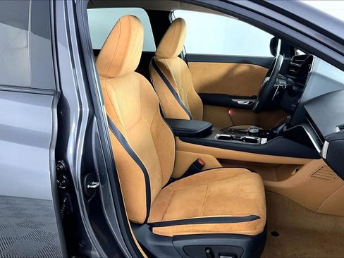 Used 2023 Lexus RZ 450e Premium image 8