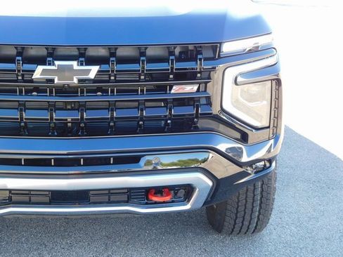 New 2026 Chevrolet Suburban Z71 w/ Comfort Package image 9