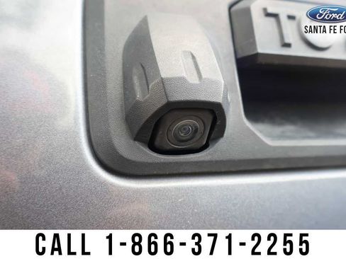 Used 2019 Toyota Tundra SR5 w/ SR5 Upgrade Package AWD/4WD image 12