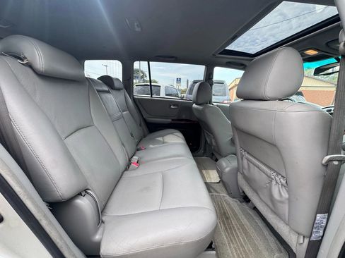 Used 2007 Toyota Highlander Limited AWD/4WD image 25