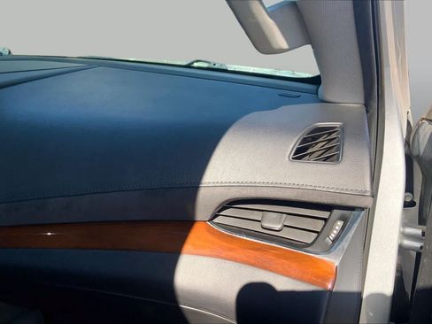 Used 2020 Cadillac Escalade Premium Luxury RWD image 19