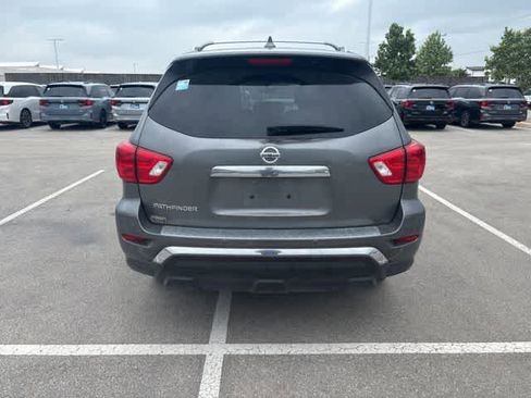 Used 2020 Nissan Pathfinder S FWD image 4