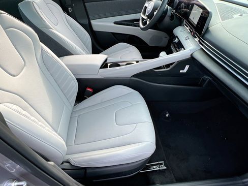 New 2026 Hyundai Elantra Limited FWD image 24