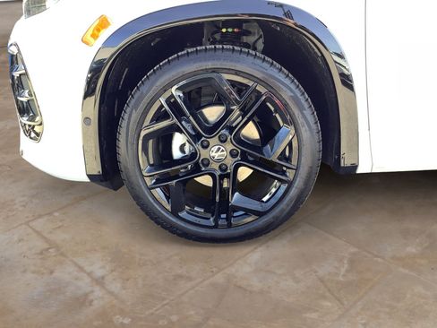 New 2026 Volkswagen Tiguan SE R-Line image 11