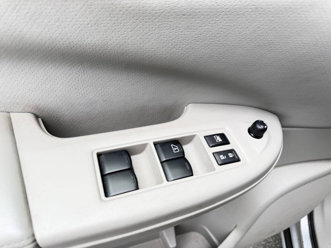 Used 2014 Nissan Quest S FWD image 14