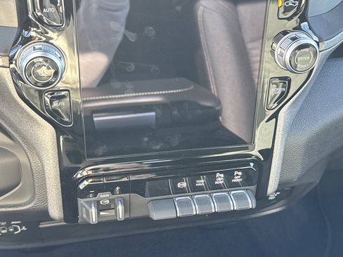 New 2026 RAM 2500 Tradesman AWD/4WD image 19