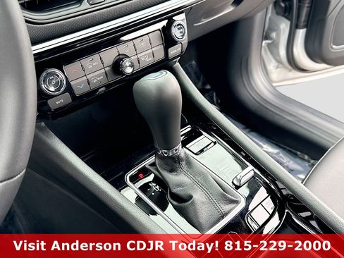 New 2026 Jeep Compass Latitude image 11