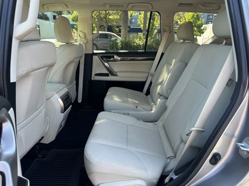 Used 2020 Lexus GX 460 Premium AWD/4WD image 24