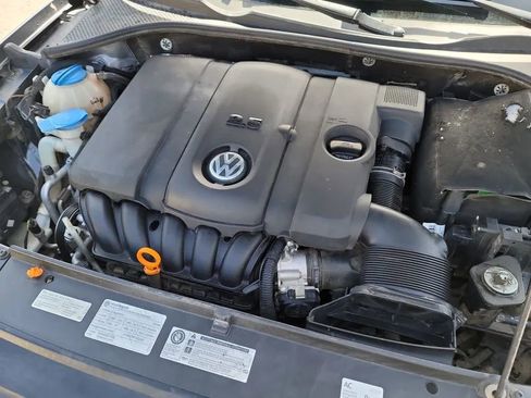 Used 2013 Volkswagen Passat 2.5 SE FWD image 32