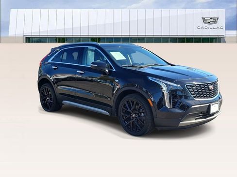 Certified 2023 Cadillac XT4 Premium Luxury image 2