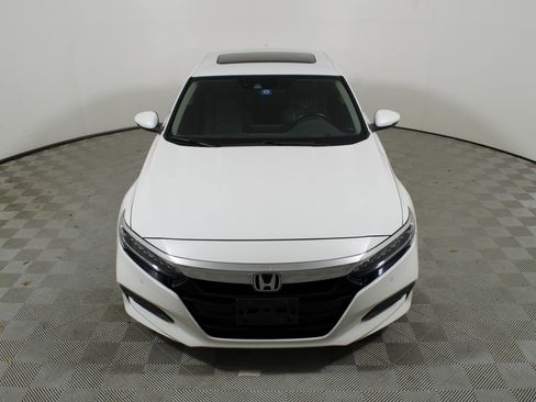 Used 2018 Honda Accord Touring image 4