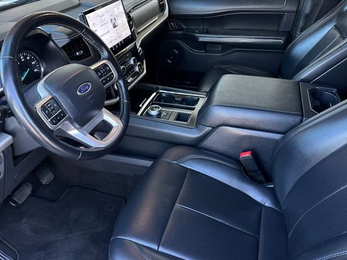 Used 2024 Ford Expedition Max XLT image 9