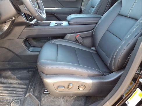 Used 2026 GMC Acadia Elevation w/ Elevation Premium Package FWD image 20