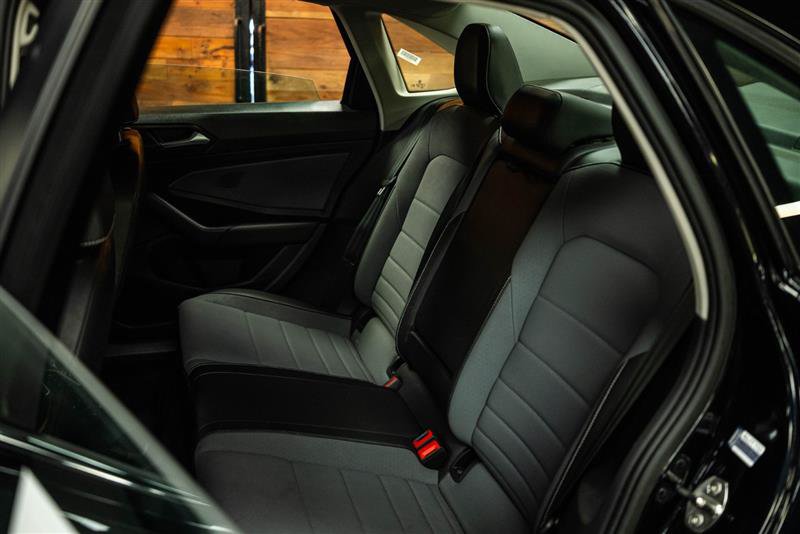 Used 2025 Volkswagen Jetta SE FWD image 10