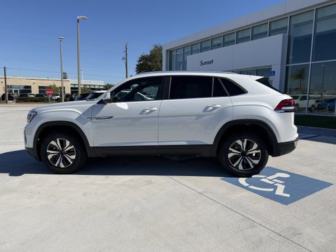 New 2026 Volkswagen Atlas Cross Sport SE FWD image 6