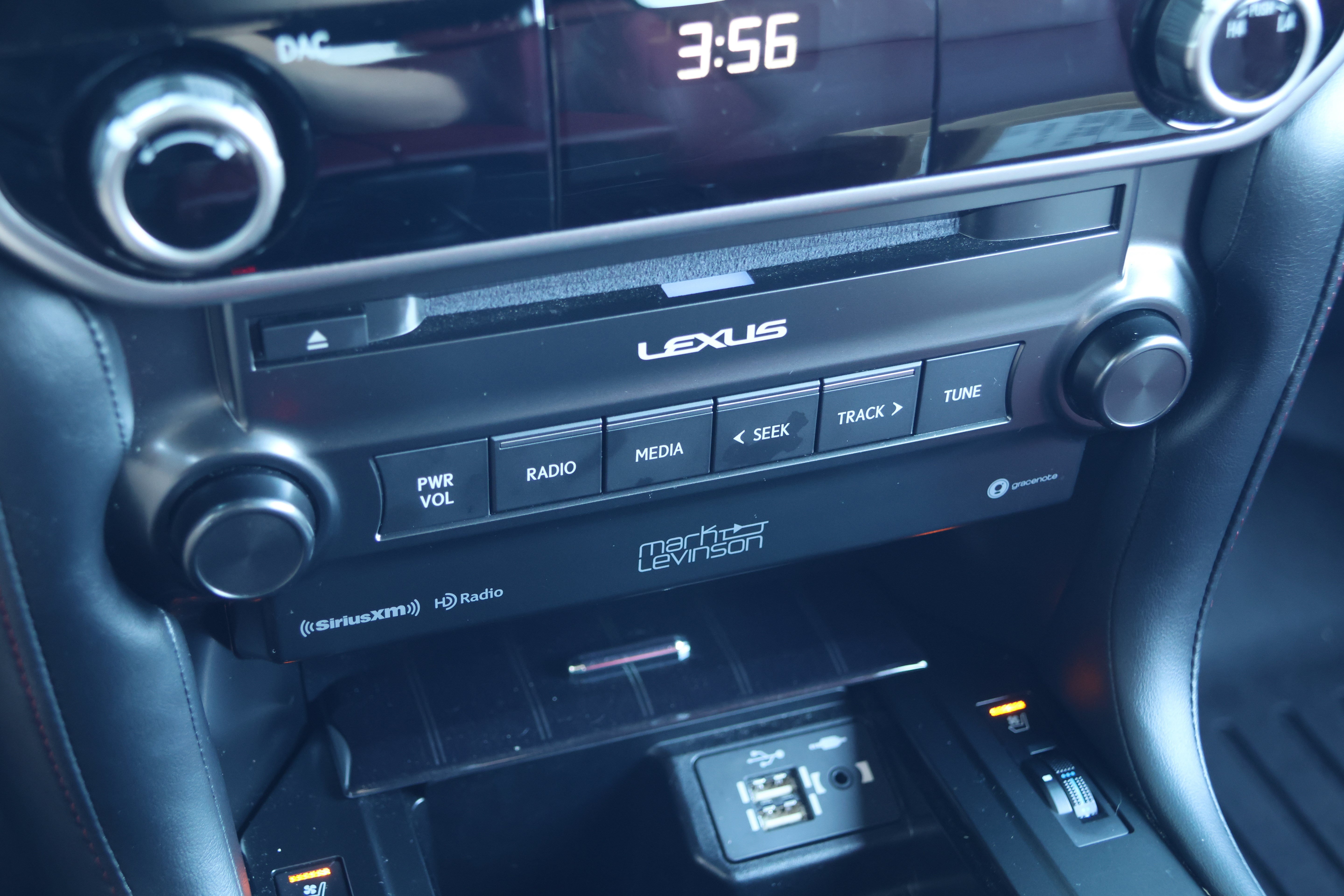 Used 2023 Lexus GX 460 Premium w/ Accessory Package AWD/4WD image 24
