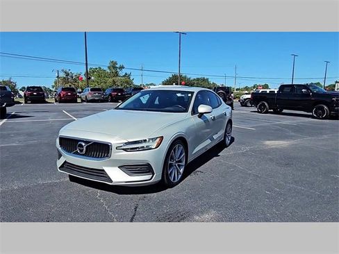 Used 2020 Volvo S60 T5 Momentum image 21