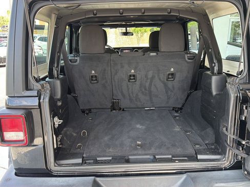Used 2020 Jeep Wrangler Unlimited Sport AWD/4WD image 29