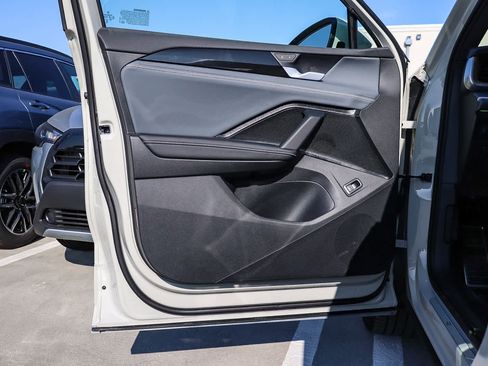 New 2026 Volkswagen Tiguan SEL R-Line image 24