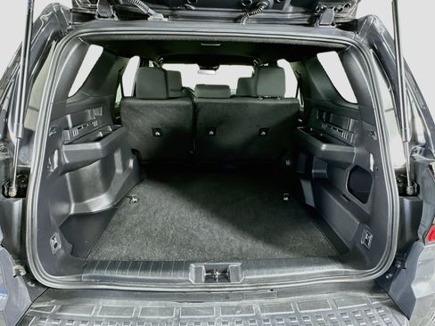 Used 2025 Toyota 4Runner SR5 AWD/4WD image 29