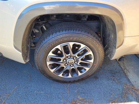 Used 2023 Toyota Tundra Limited image 8
