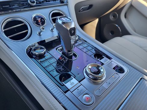 Used 2023 Bentley Continental GT Azure image 12