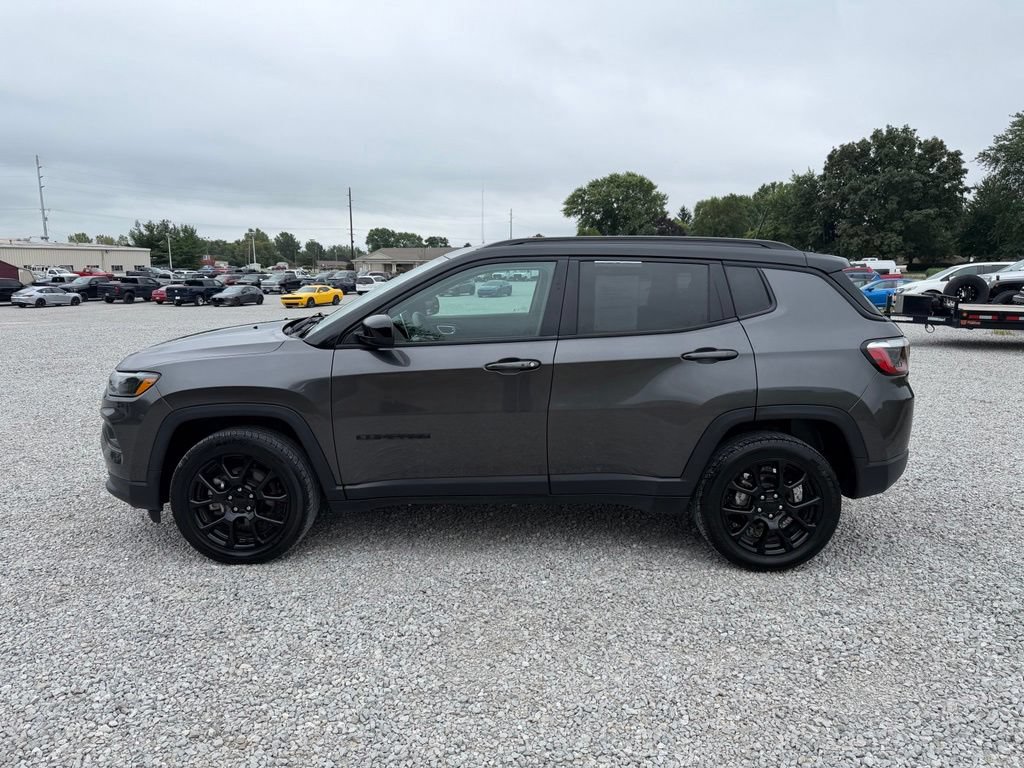 Used 2022 Jeep Compass Latitude AWD/4WD image 4